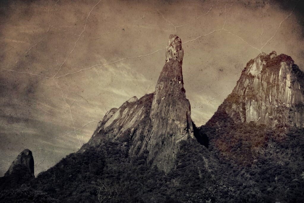 História das Primeiras Ascensões em Montanhas no Brasil 3 conquista do pico dedo de deus