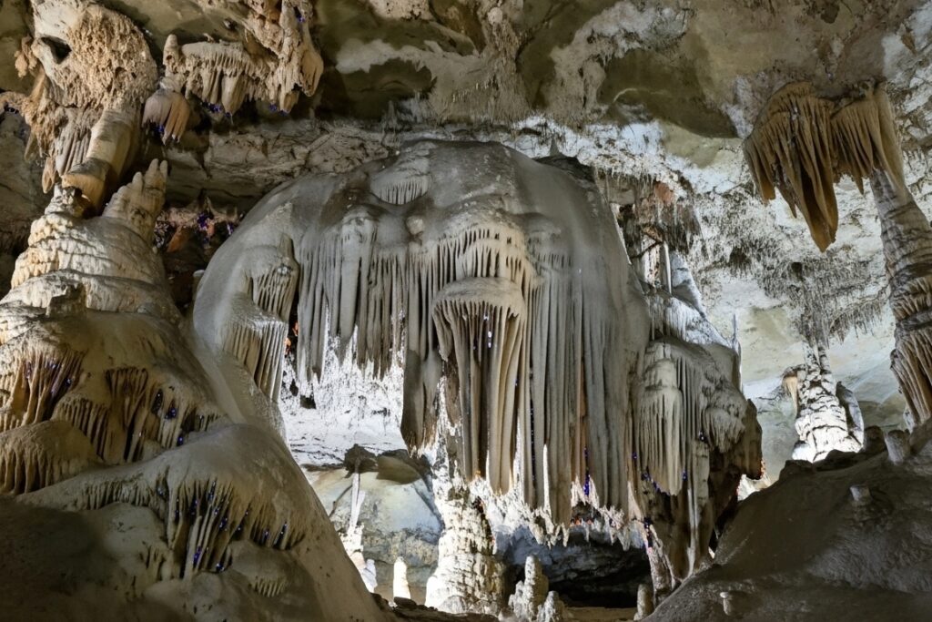 Gruta de Maquiné: Um Mergulho no Passado Geológico de Minas Gerais 4 gruta de maquine 1