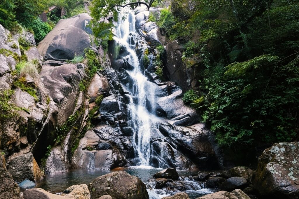 Parque Estadual de Ilhabela: Praias, Cachoeiras, Mirantes e Trilhas Imperdíveis 6 cachoeira-do-veloso