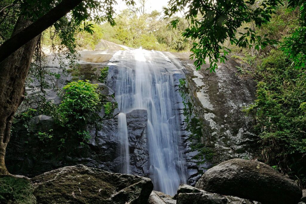 Parque Estadual de Ilhabela: Praias, Cachoeiras, Mirantes e Trilhas Imperdíveis 6 Cachoeira da Pancada d Agua