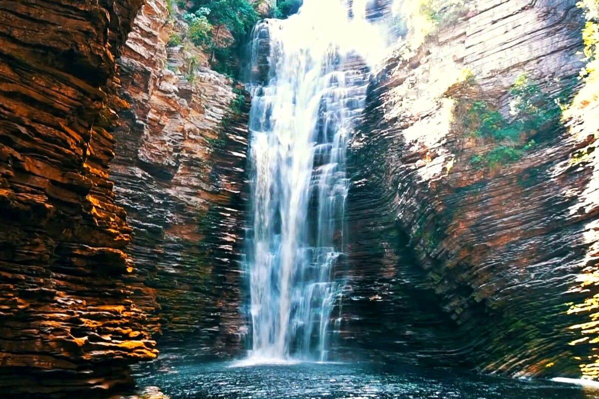 Conheça a Cachoeira do Buracão: Tudo o Que Você Precisa Saber para Visitar 1 cachoeira-do-buracão